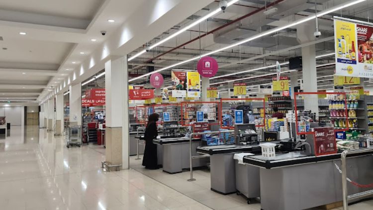 Shops in Al Musalla Tower